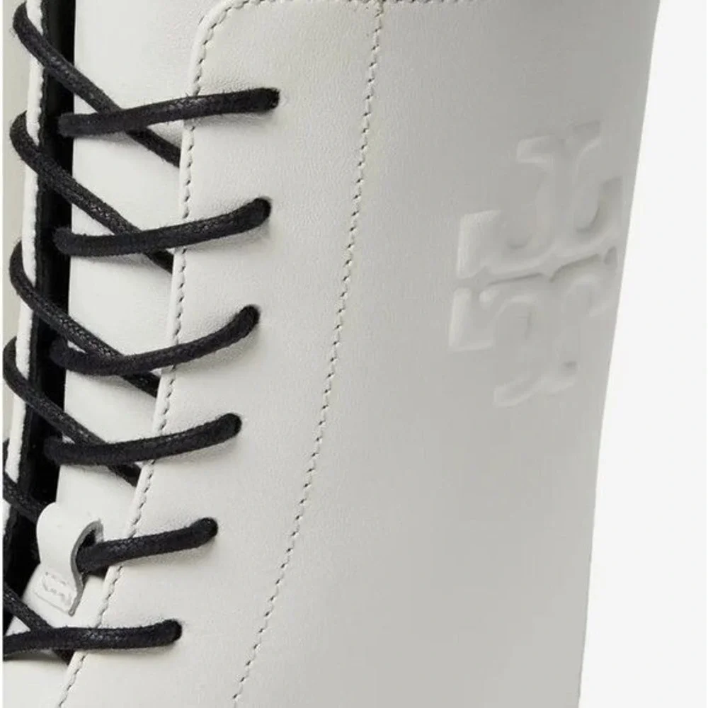NWOB Tory Burch‎ Double-T Croc Embossed Combat Boot in Blanc Size 7.5